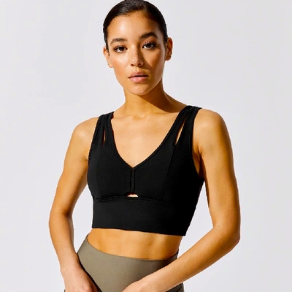 ALO Yoga United Long Bra Black in Small EUC